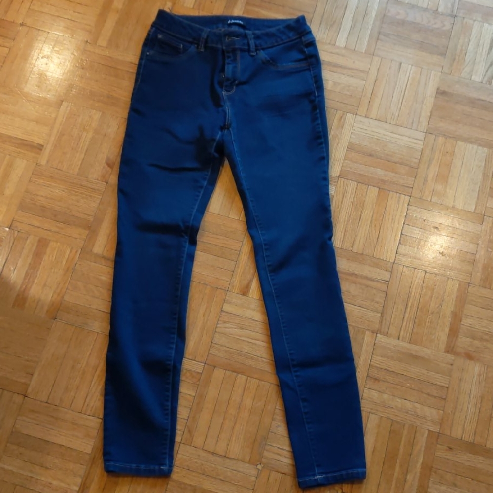 D. Jeans darkwash skinny jeans